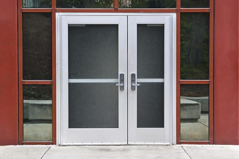 Installation de portes &agrave; Talange : mat&eacute;riaux et styles tendance